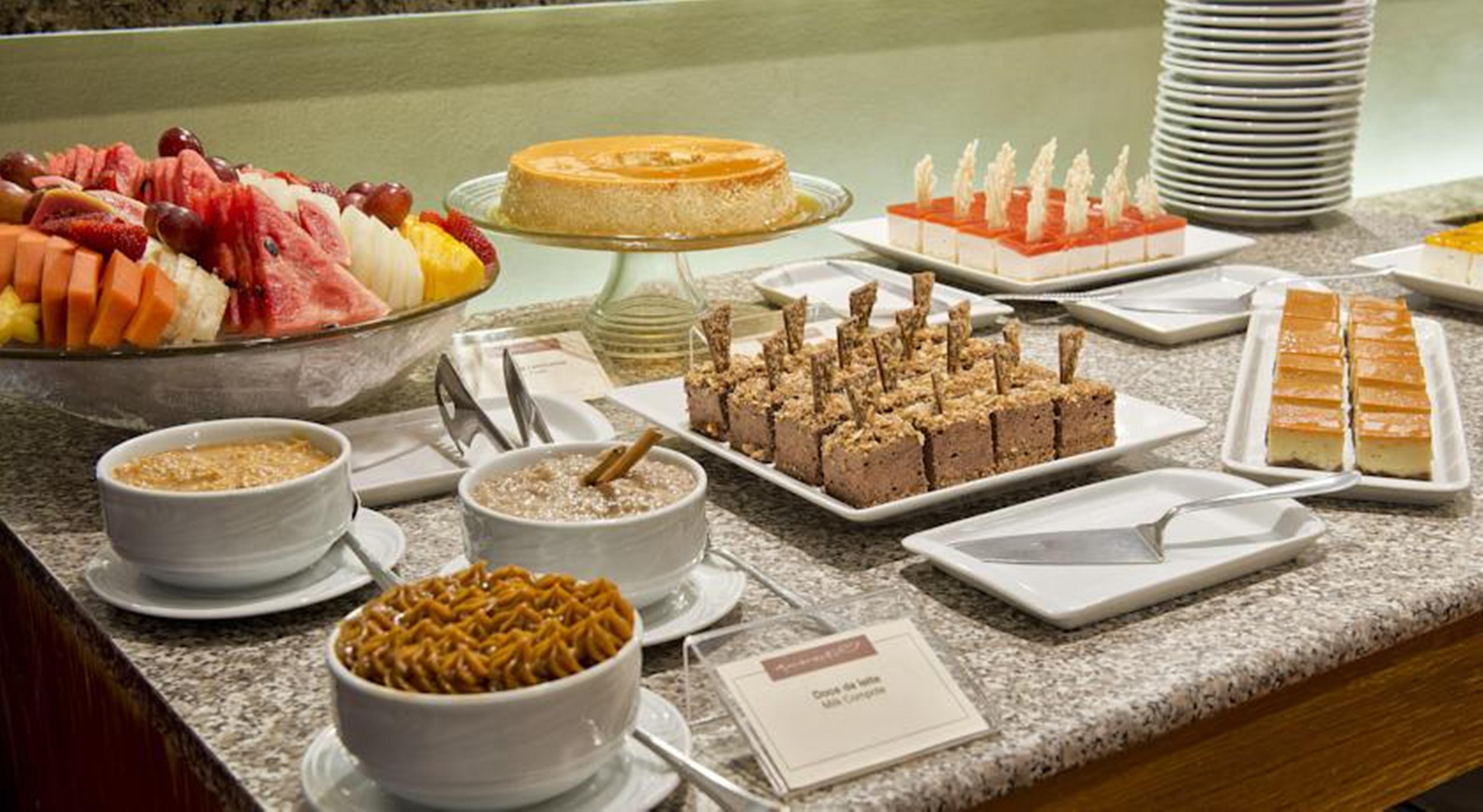 Hotel Meliá Paulista San Paolo Esterno foto A selection of desserts