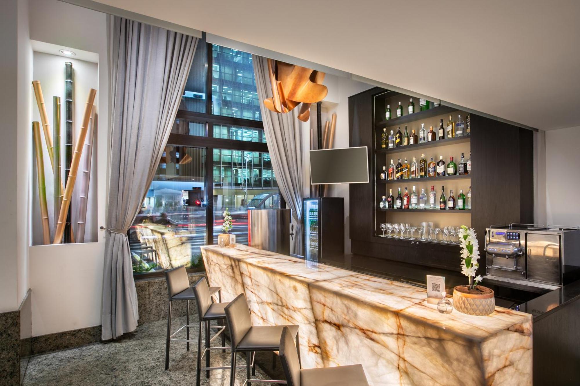 Hotel Meliá Paulista San Paolo Esterno foto The bar at the hotel